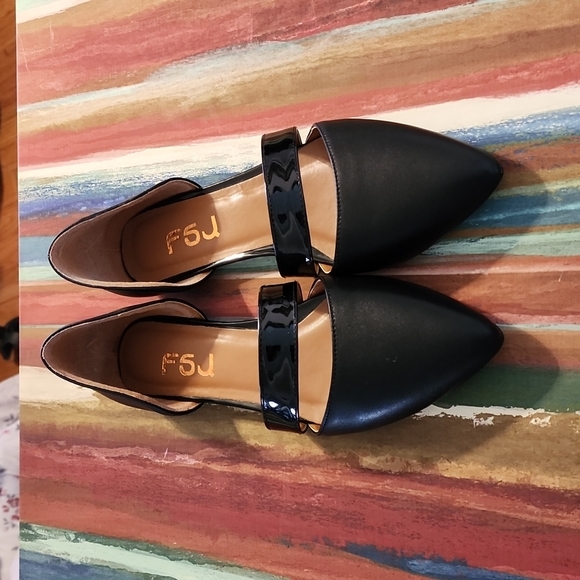 Shoes - Picture 2 of 4